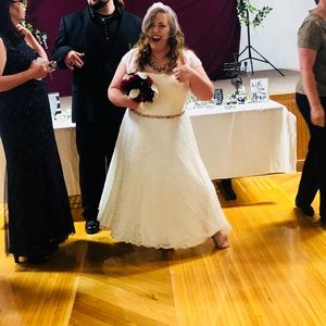 Wedding dress size 20